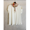 T-SHIRT CON FOULARD