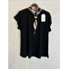 T-SHIRT CON FOULARD