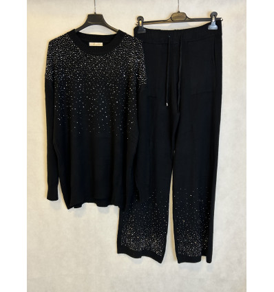 COMPLETO NERO CON BORCHIETTE