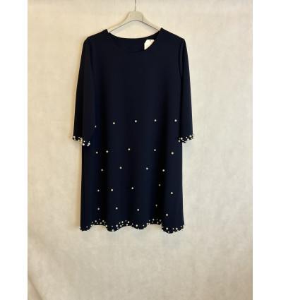 ABITO IN CREPE CON PERLE