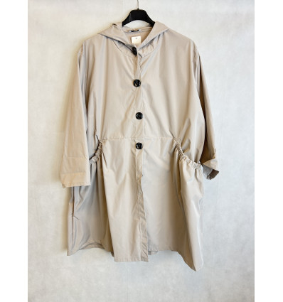 IMPERMEABILE CON CHIUSURA A BOTTONI