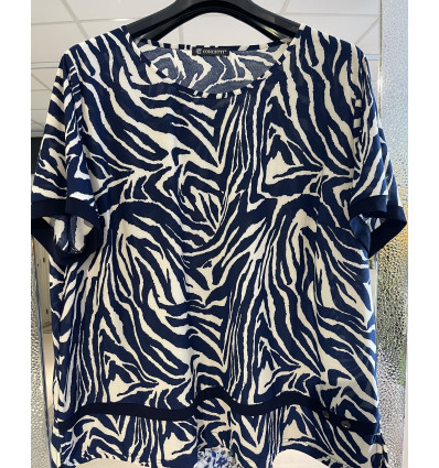 T-SHIRT BLU ZEBRATA CON BALZA SUL FONDO