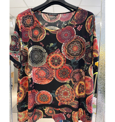 T-SHIRT NERO/MULTICOLOR CON BALZA SUL FONDO